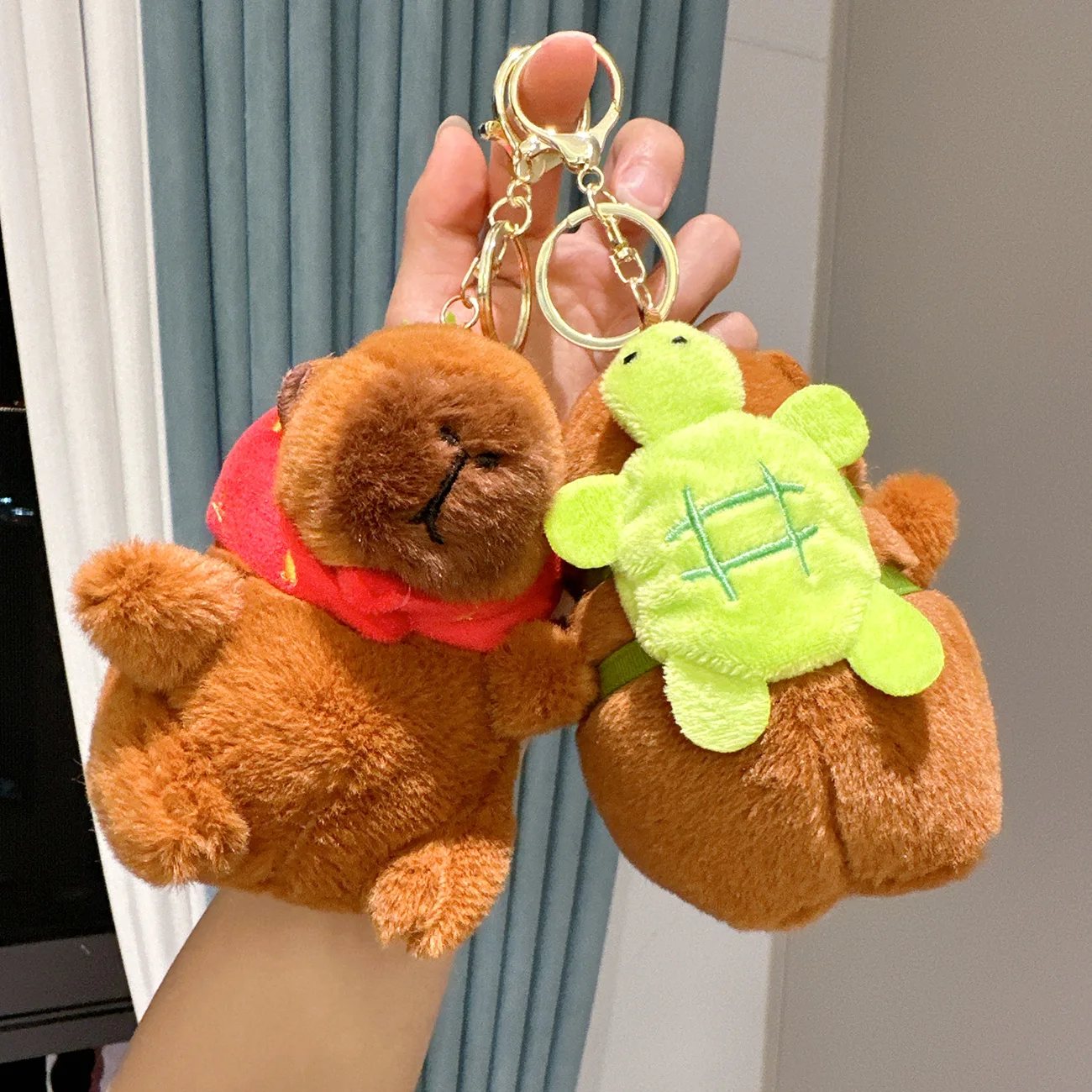 LLavero de muñeco de peluche de Capibala, colgante pequeño para mochila de estudiante, novedad