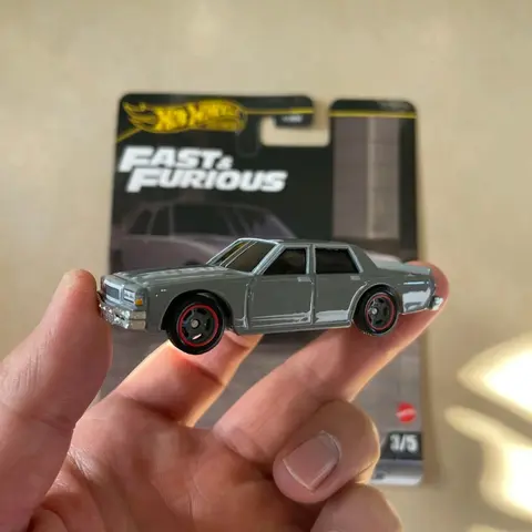 Hot Wheels Premium 1987 Chevy Caprice Fast & Furious 1/64 Diecast Bilmodell Samlarfordon i Legering för Vuxna Fans Present 10 best sales Chevy-leksak - №3