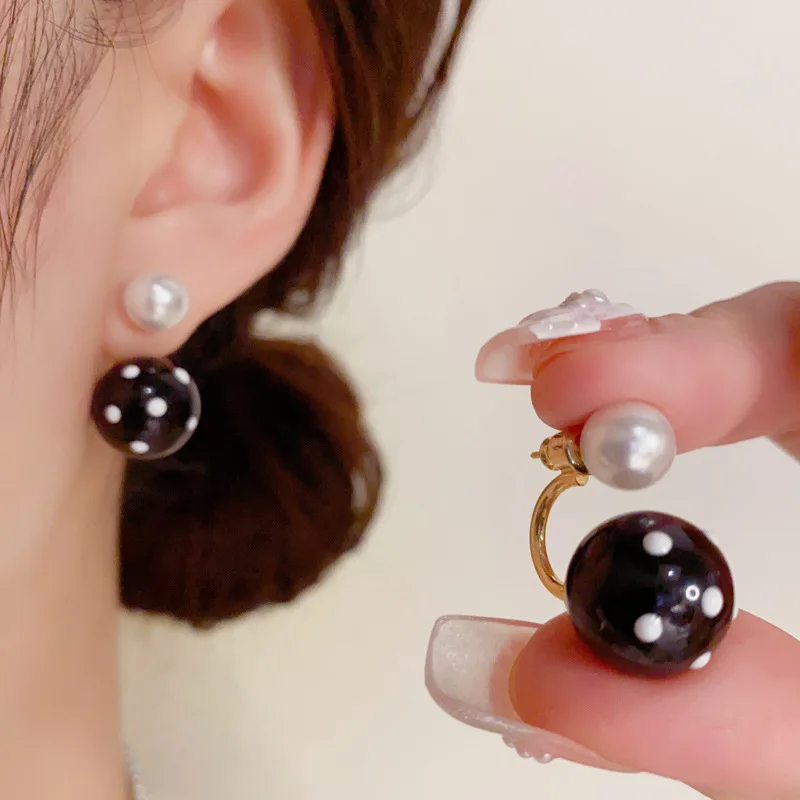 S925 Silver Needle Simple Two Pearl Black and White Polka Dot Ball Ear Studs Fashionable Retro Earrings