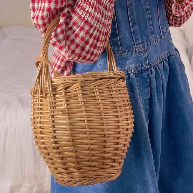 Borsa a mano in rattan intrecciata borsa a secchiello da picnic in campagna di moda borsa da spiaggia estiva per cesto della spesa