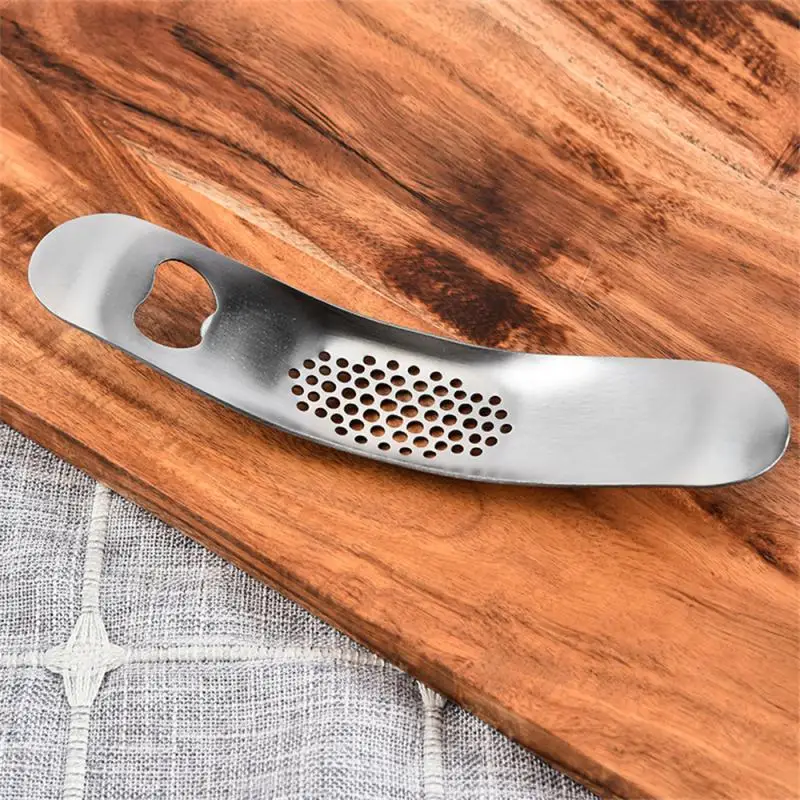 Bottle Opener Durable Arc Multifunction 18.5cm Garlic Press Ginger Grater Easy To Clean Press Garlic & Uncork Uniform 2 In 1