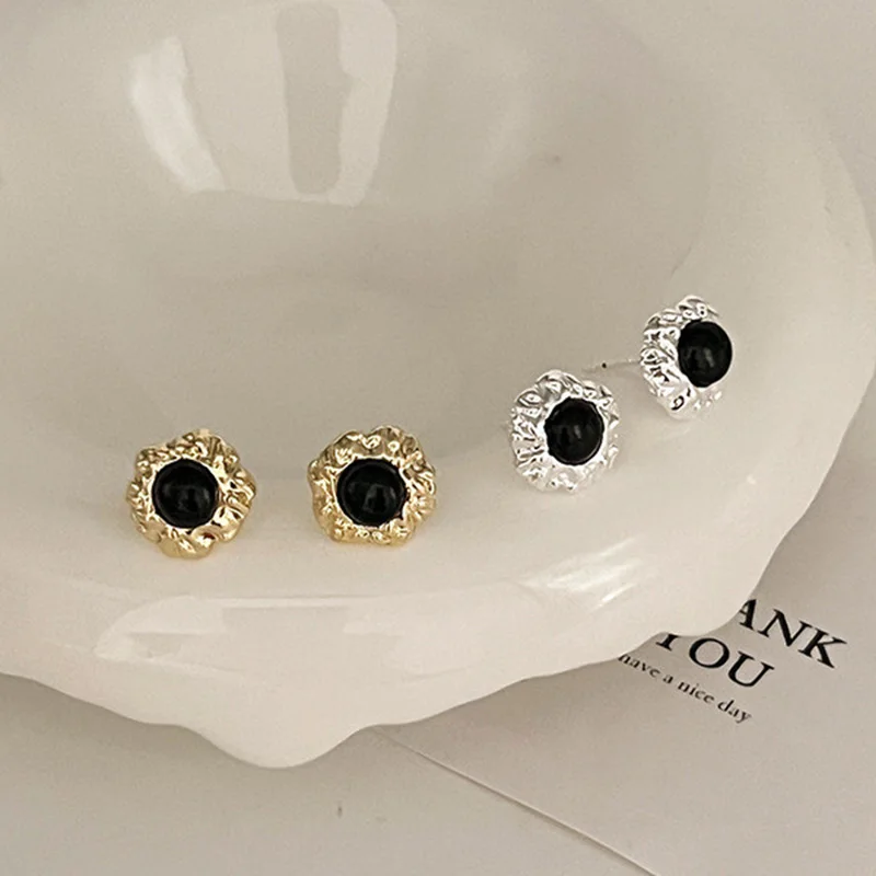 

S925 Silver Needle Texture Black Onyx Stud Earrings Korean Luxury Fashion Design Lava Pleat Earrings Commuter Ins Jewelry