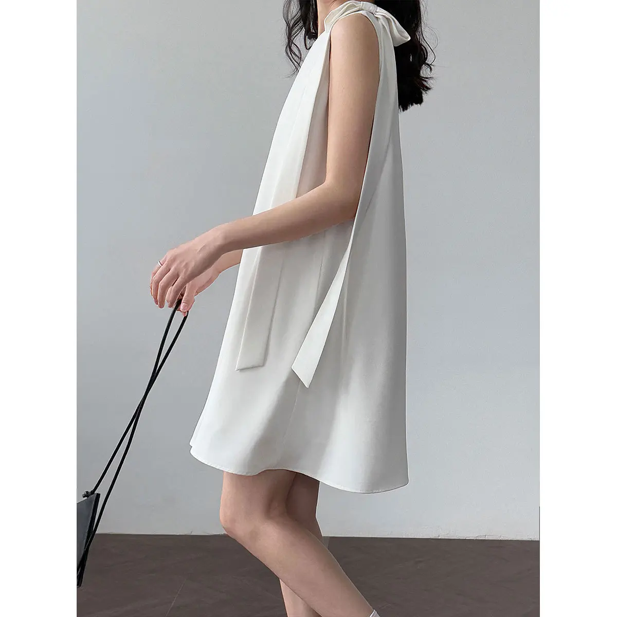 

Французский праздничный жилет без рукавов с бантом, летнее новое темпераментное нишевое дизайнерское платье