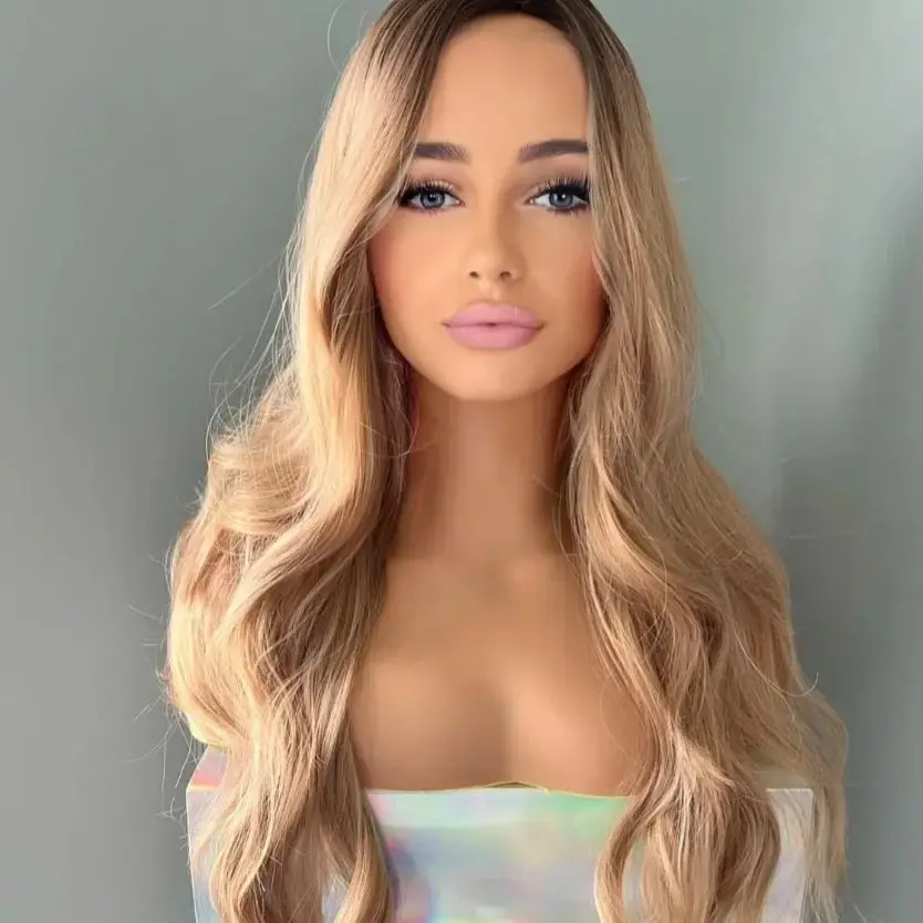 

Длинные свободные волнистые бесклеевые парики для женщин Ombre Медовый блондин Синтетический парик фронта шнурка 30 дюймов Высокое качество Реалистичная линия волос