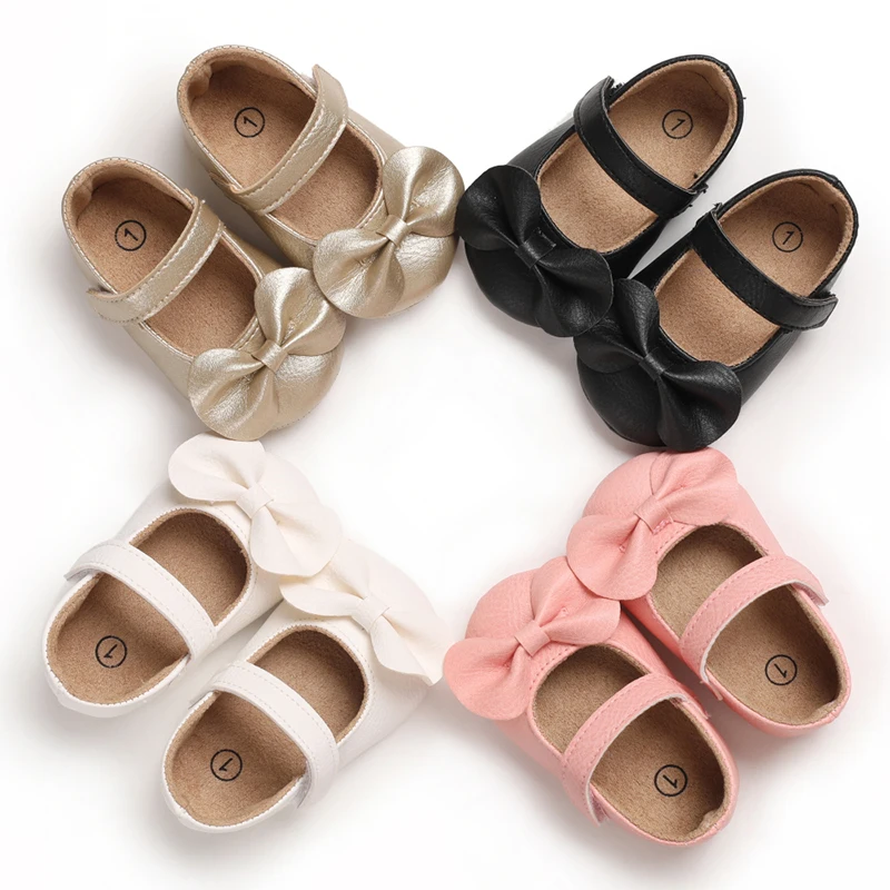 Einfarbige PU-Leder Prinzessinnen-Schuhe mit Schleife und rutschfester Gummisohle für Babys von 0-18 Monaten. – Detail 2