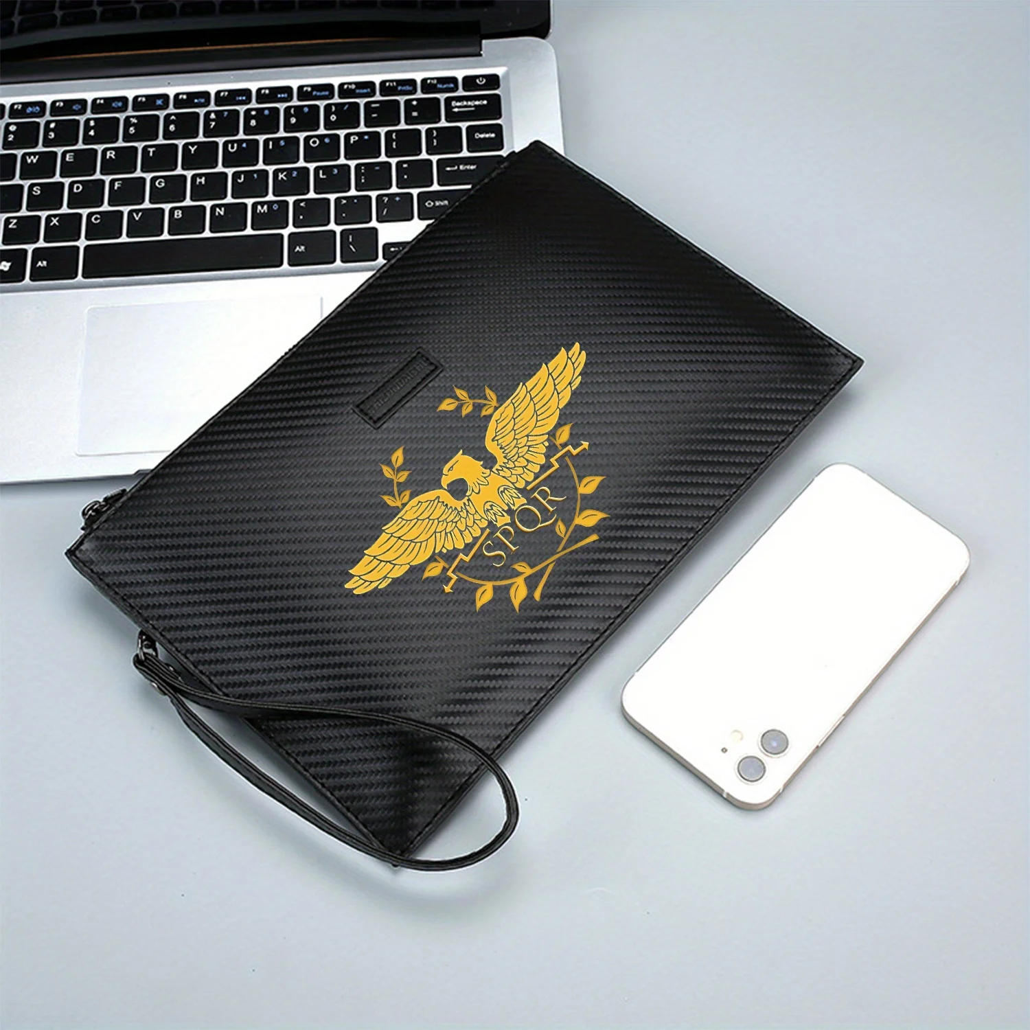 حقيبة يد رجالية من البولي يوريثان بتصميم أجنحة النسر الذهبي SPQR أنيقة ومطبوعة وعملية للحمل اليومي