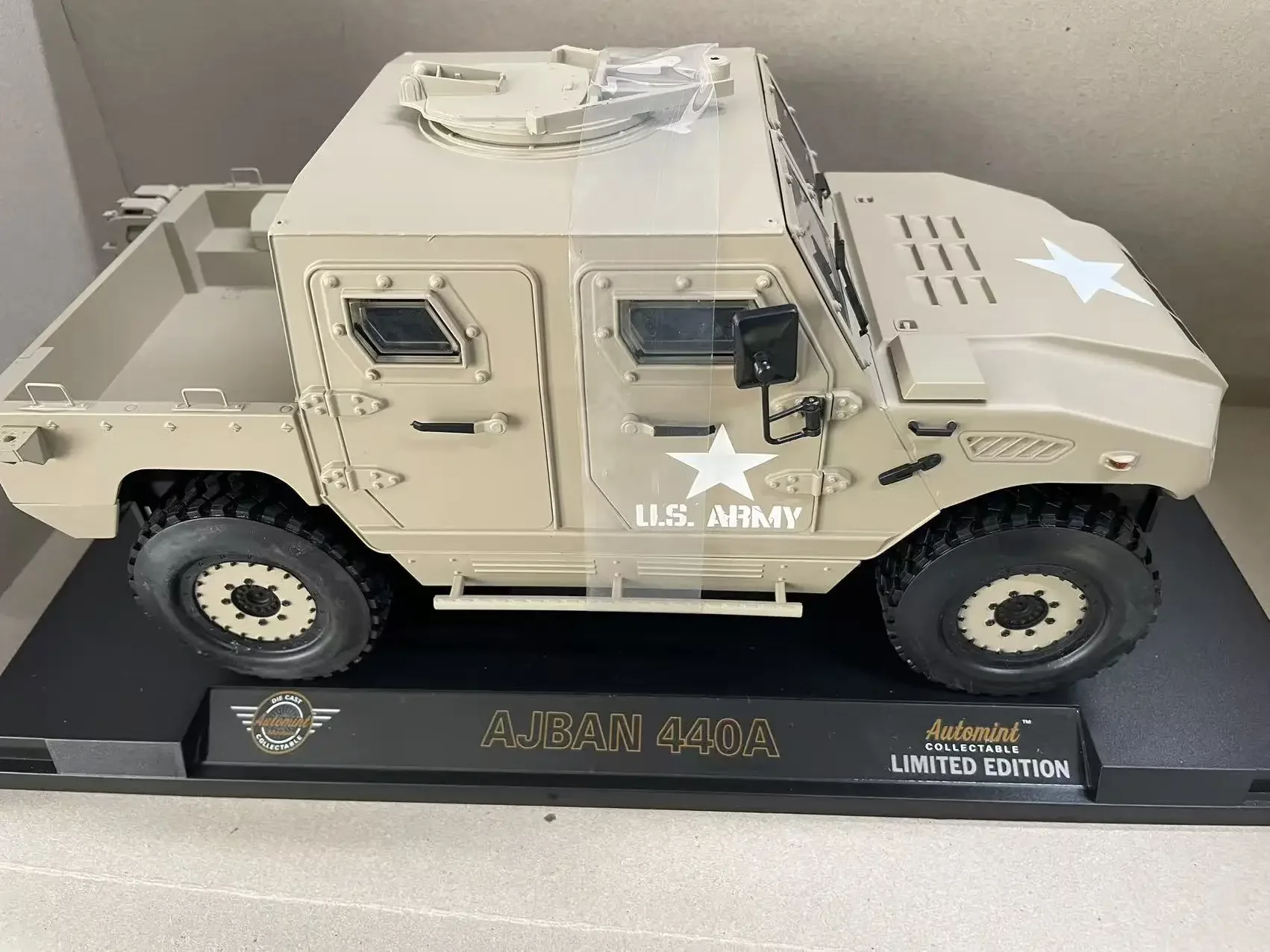 1/16 Scale Tiger Armored Car Model Hobby Collectible Alloy Die Casting Car Desert Color