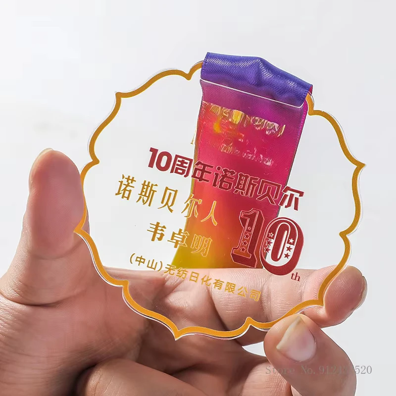 カスタマイズされた彫刻クリスタルメダルバッジ、学校競技会ゲーム賞、家の装飾、学生の卒業記念品、1個