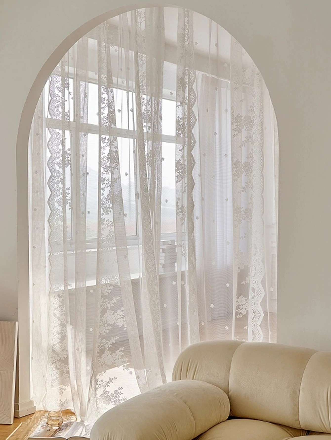 Spitzen-Fenstergitter-Perlenvorhang im Retro-Stil