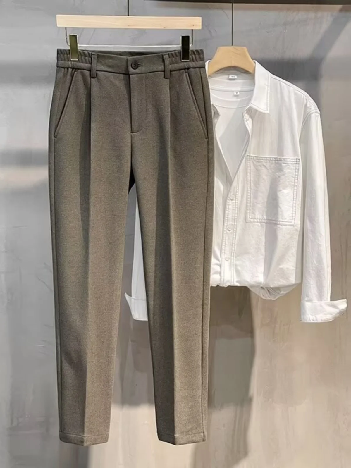 Pantaloni a gamba dritta in lana da uomo Autunno Inverno Pantaloni lunghi casual spessi Pantaloni coreani a nove punti Faionable