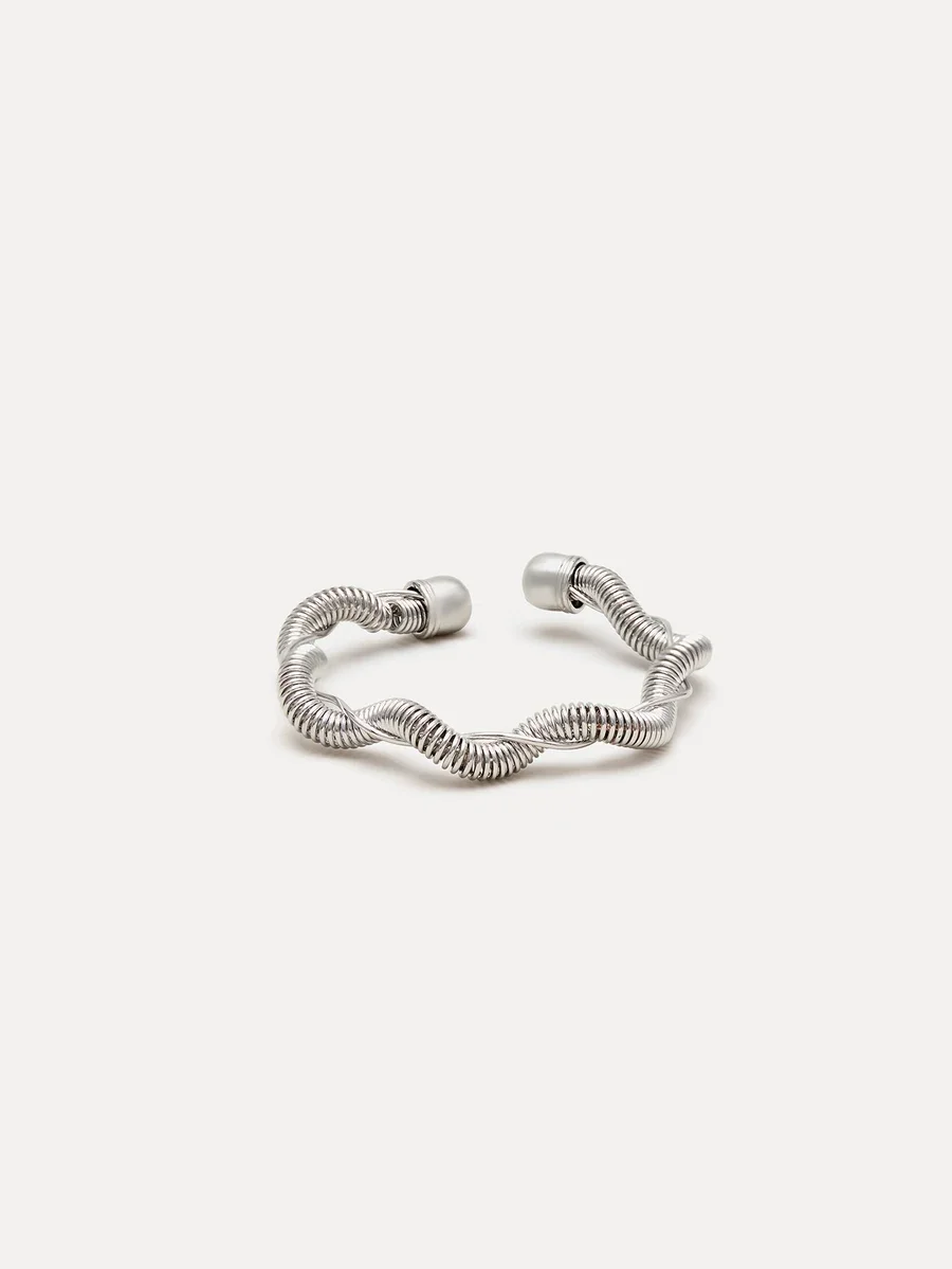 

Exaggerated Geometric Wide Metal Cuff Bracelet For Daily Wear And Gift