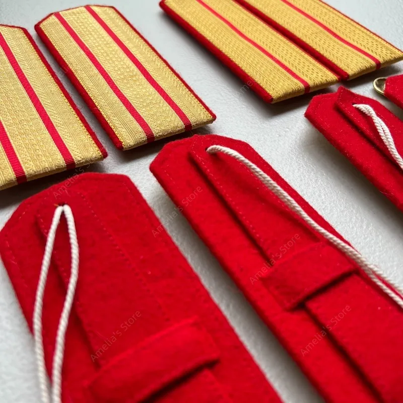 Das Typ 55 Epauletten-Epaulett im sowjetischen Stil Chinesische Volksbefreiung Bewaffnete Schultermarkierungstafel Marschallschuloffizier PAL