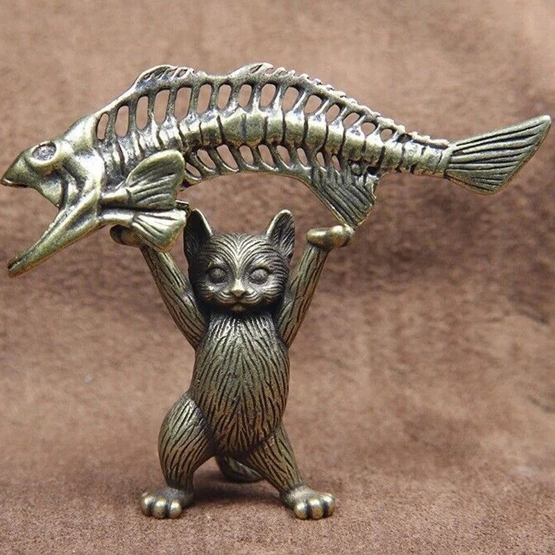 

Brass Cat Lifts Fish Bone Sculpt Animal Model Tabletop Display Ornaments Figurine Small Sculpture Home Decor