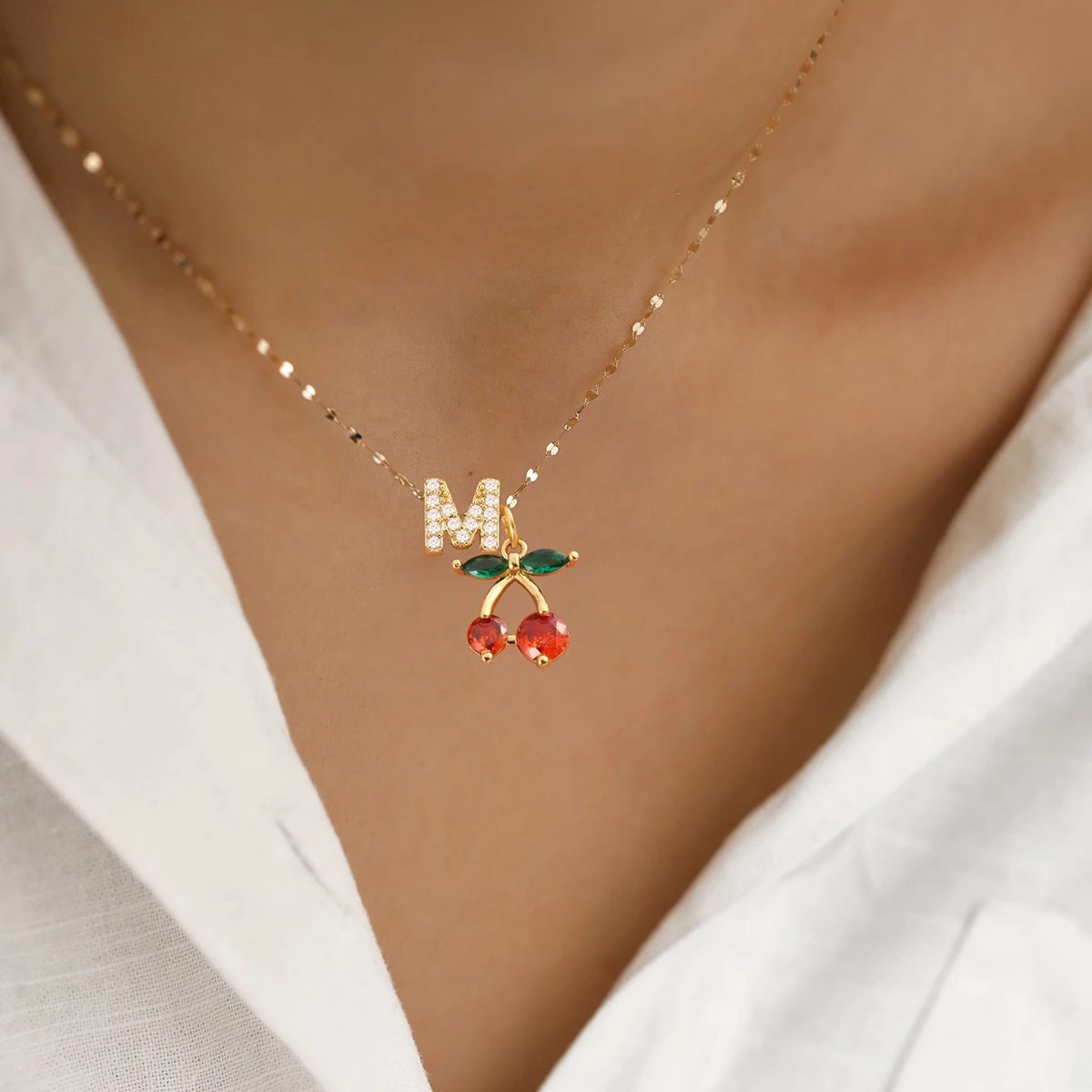 Vergoldete Kirsch-Halskette mit Initialen für Damen und Herren, Zirkon-Schmuck – Detail 1