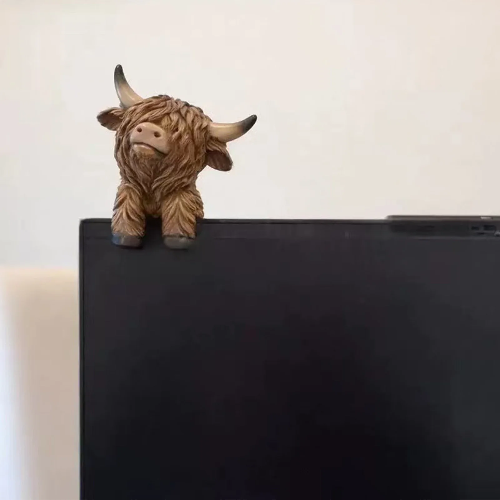 Mini Car Dashboard Cartoon Resin Cow Shaped Ornament Unique Animal Design Figure Cute Car Interior Decor Accessories