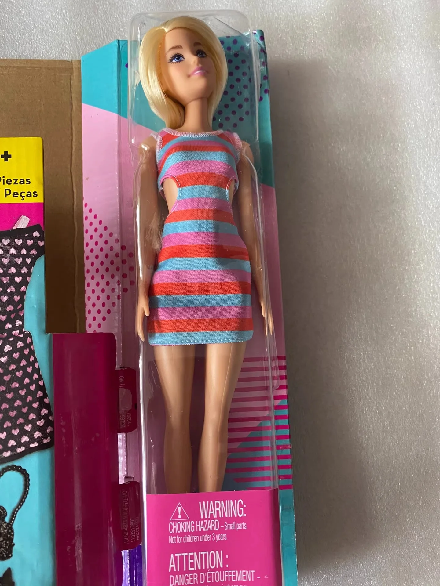 Zestaw Barbie Dream Fashion Closet: Szafa na ubrania dla lalek, zabawka do przebierania się, zabawa w odgrywanie ról księżniczki, akcesoria odzieżowe do wypracowywania fantazji dla dzieci, prezent.