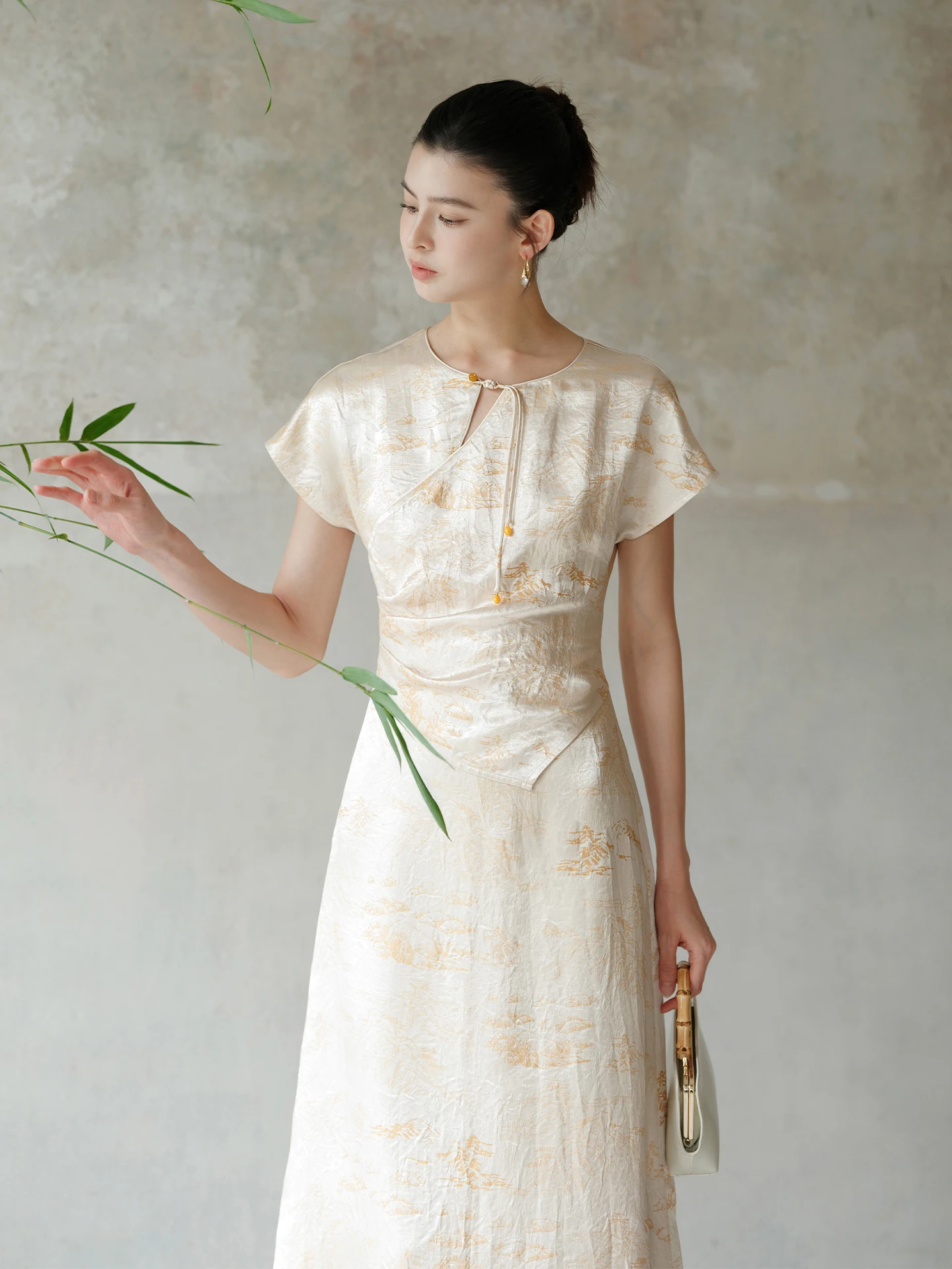 

ChuChan, новое китайское атласное платье Dr, женское длинное круглое платье Ne со светом и пуговицами, элитное персонализированное платье