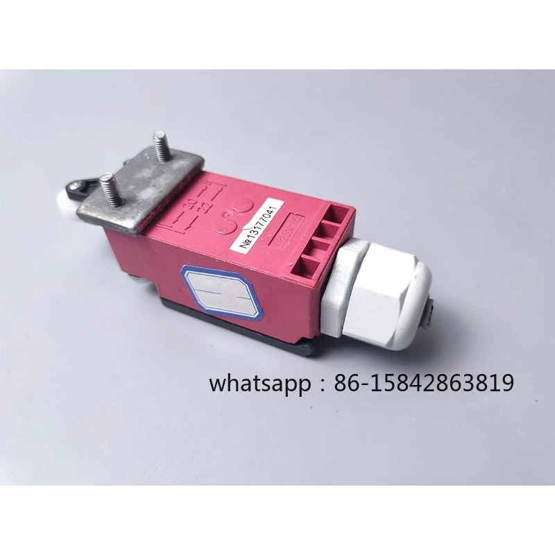 Original travel limit switch SND4162-SL1-CSDR elevator accessories