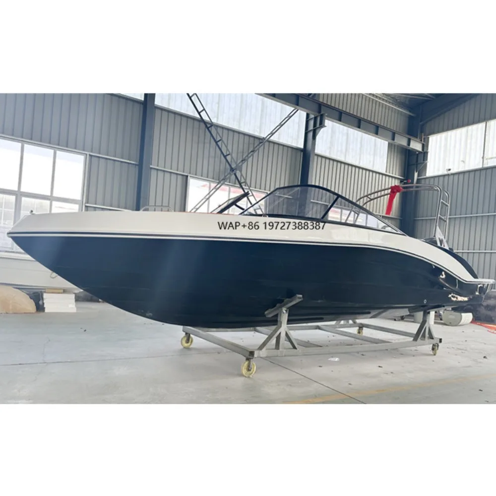 7.8m Leisure Fiberglass Fishing Vessel for Yachting and Boating Adventures