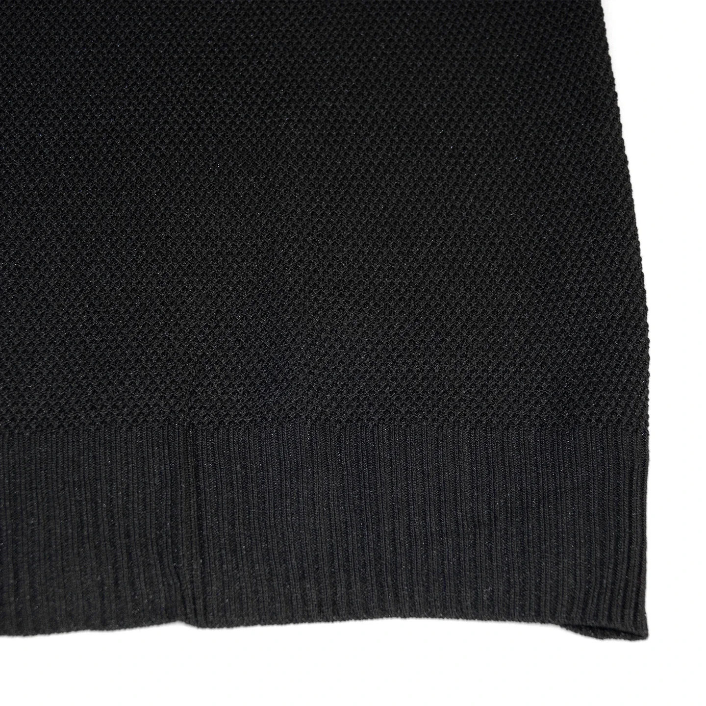 CH Herren-Polo mit Rippenbündchen, gestreiftem Kragen und Ärmelbündchen, kleiner Kontrastbuchstaben-Stickerei auf der Brust, aus Mesh-Strick, Kurzarm, für Büro und Alltag, elegantes Oberteil – Detail 7