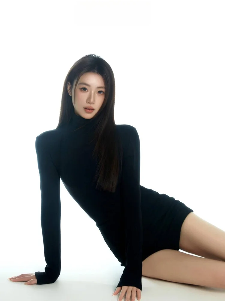 New Black Simple Emotion Portrait High-End Feeling Photography Clothing Korean Style Spicy Girl Lady Photo Studio Theme