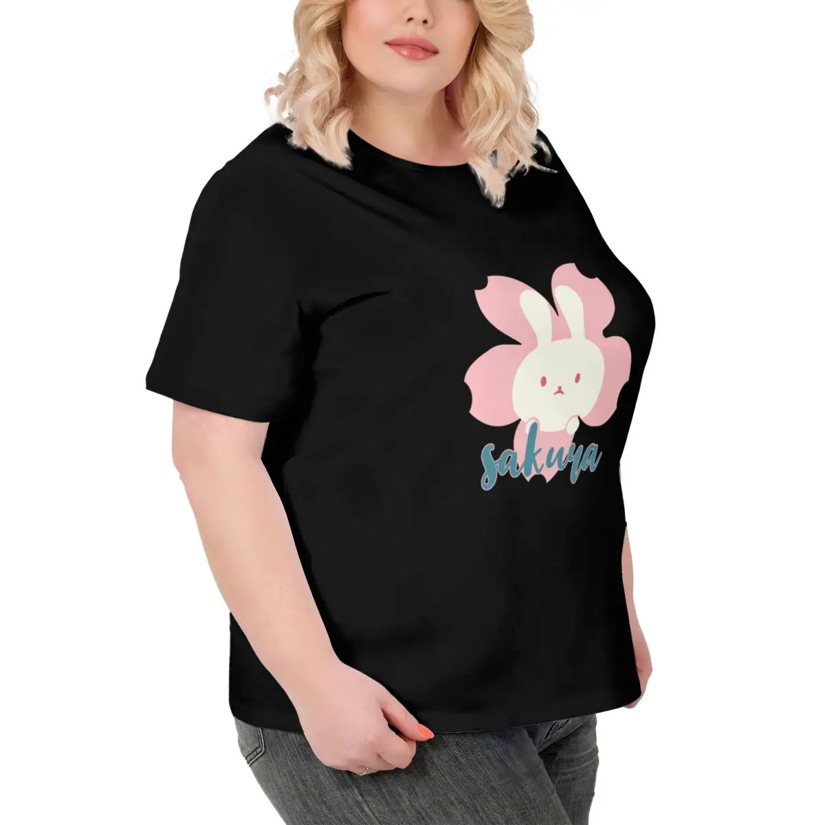 Рисунок 2 - Женская футболка больших размеров с цветочным кроликом