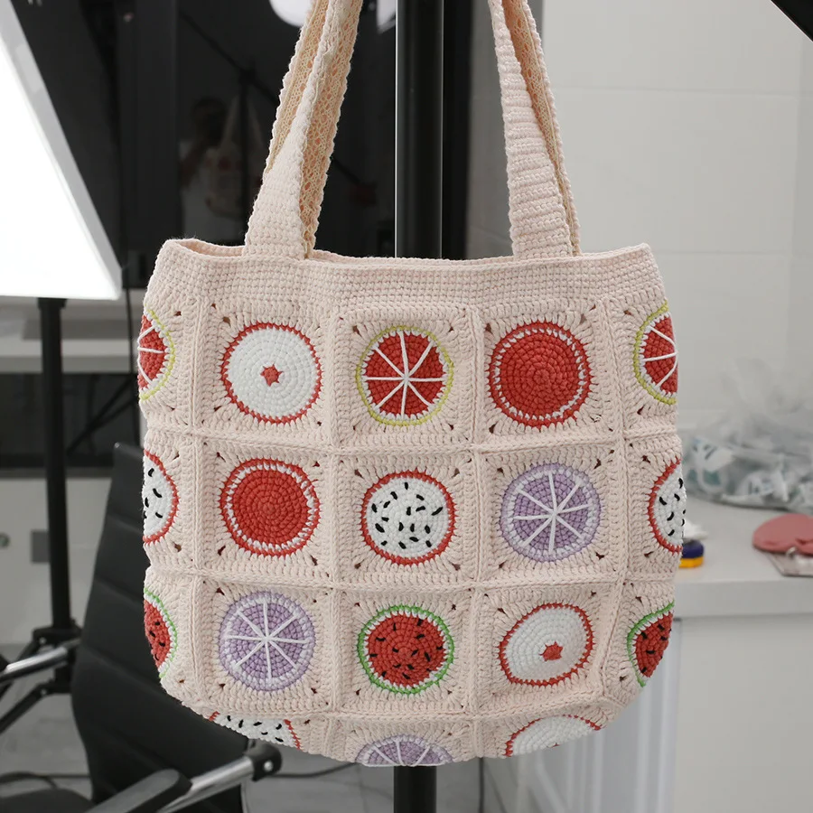 Sweet fruit pattern grandmother checkered shoulder bag, hand-woven wool women's bag, lemon bag crocheted finished product