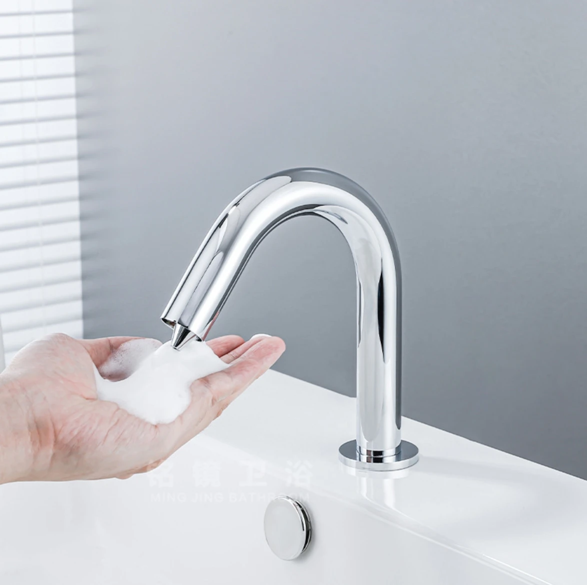 

Brushed Gold Deck Mounted Automatic Sensor Soap Dispenser Faucet Style Basin Automatic Foam Hand Sanitizer Machine