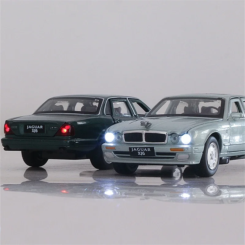 1:32 Jaguars XJ6 Alloy Car Model Diecast & Toy Vehicles Metal Car Model Simulation Sound and Light Collection Childrens Toy Gift