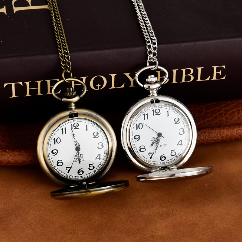 Vintage Luxury Smooth Matte Case Quartz Pocket Watch for Men Roman Numeral Fob Chain Man Necklace Pendant Clock Collection Gifts