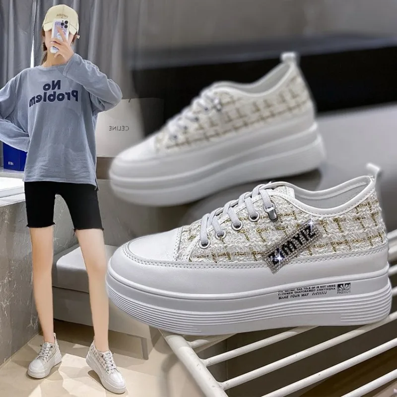 

Women's Sports Shoes with Round Toe Thick Sole Sponge Heel Breathable Comfortable Lace Up Versatile Skateboard Shoes