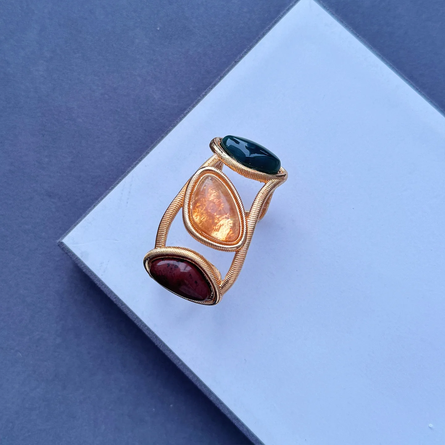 

2026 fashion classic European and American retro luxury multi-colored stone sparkling simple wide bracelet fashion banquet gift
