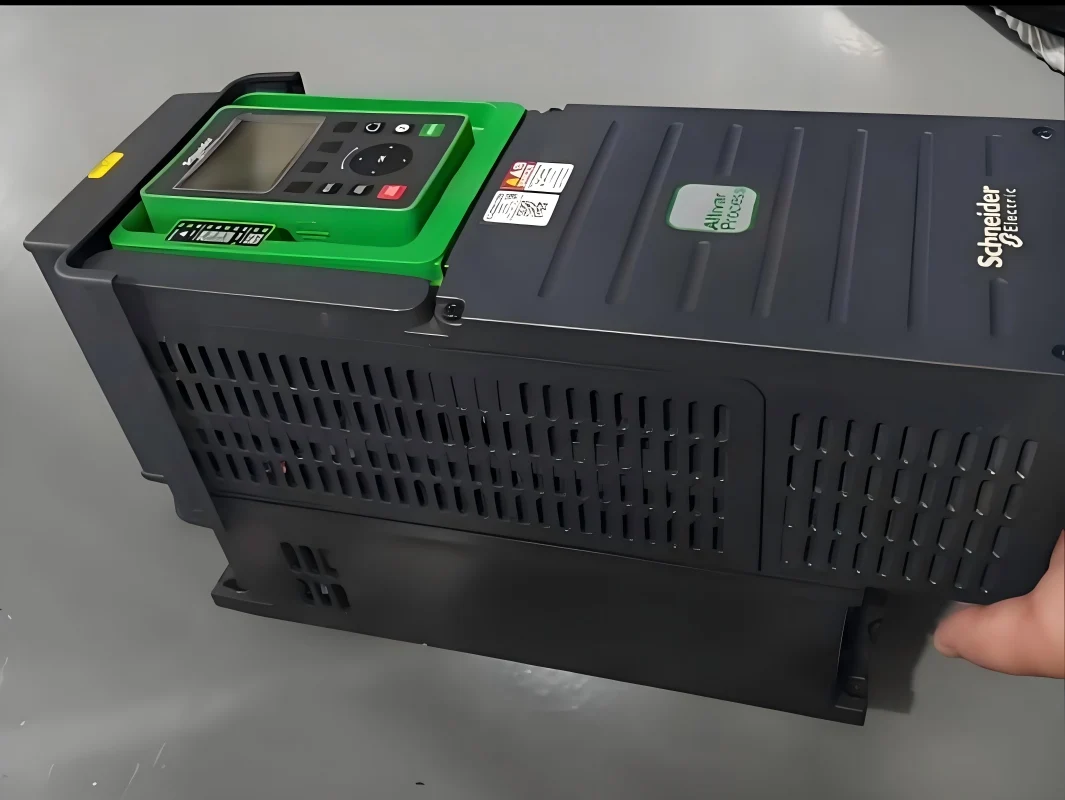 

Преобразователь частоты Schneider VFD ATV930U30N4