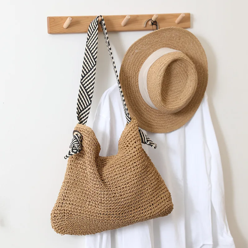 

1pcs Korean Style Straw Crossbody Bag Handcrafted Single-shoulder Woven Bag Women's Bag Beach Resort Bag
