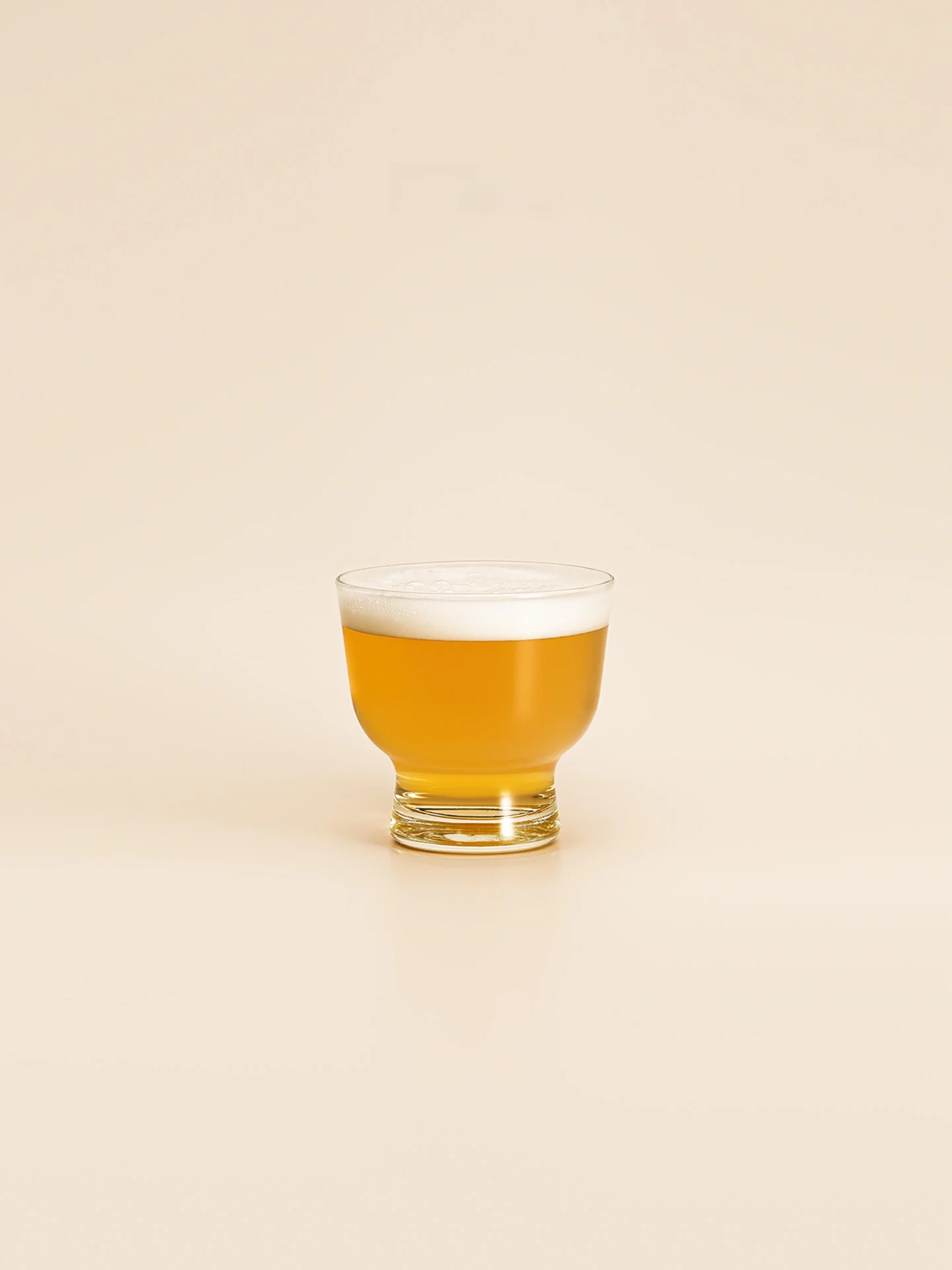 premium-beer-glass-durable-ice-cream-cup-customizable-logo-printing-ideal-for-craft-beer-and-desserts-glass-material-handmade