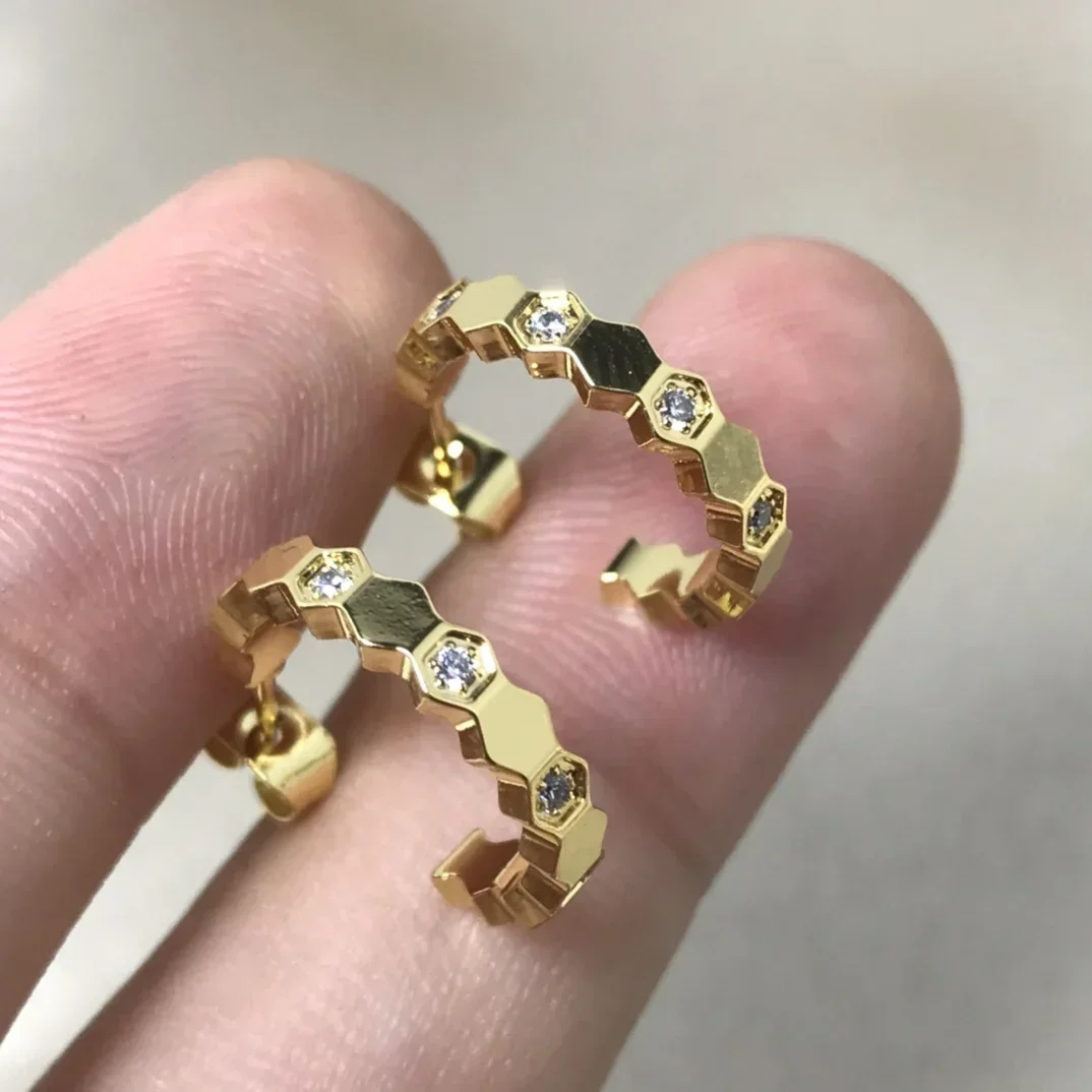 

Разблокировать потенциал вашего стиля за допомогою новых серег из серебра 925 пробы 2024 года: модные, яркие, премиум-качества, ценовой резки и бесплатная доставка!