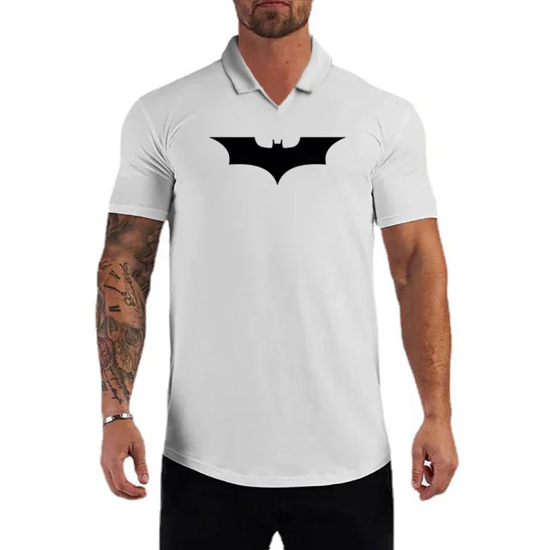 

Черные мужские повседневные спортивные рубашки поло с принтом летучей мыши, летние хлопковые дышащие облегающие футболки для тренажерного зала и фитнеса, поло с v-образным вырезом и короткими рукавами