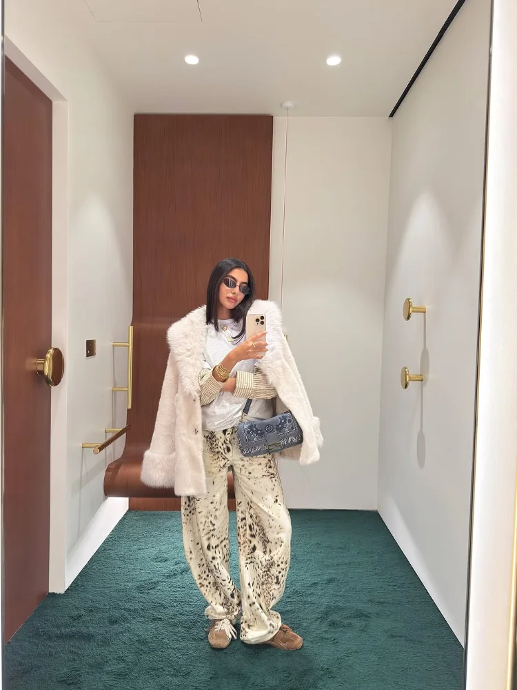 سترة نسائية متينة غير رسمية من الفرو الصناعي الأبيض مع طية صدر السترة واحدة الصدر كم كامل ملابس خارجية فضفاضة للسيدات معطف شتوي للتنقل في الشارع 2025 #4