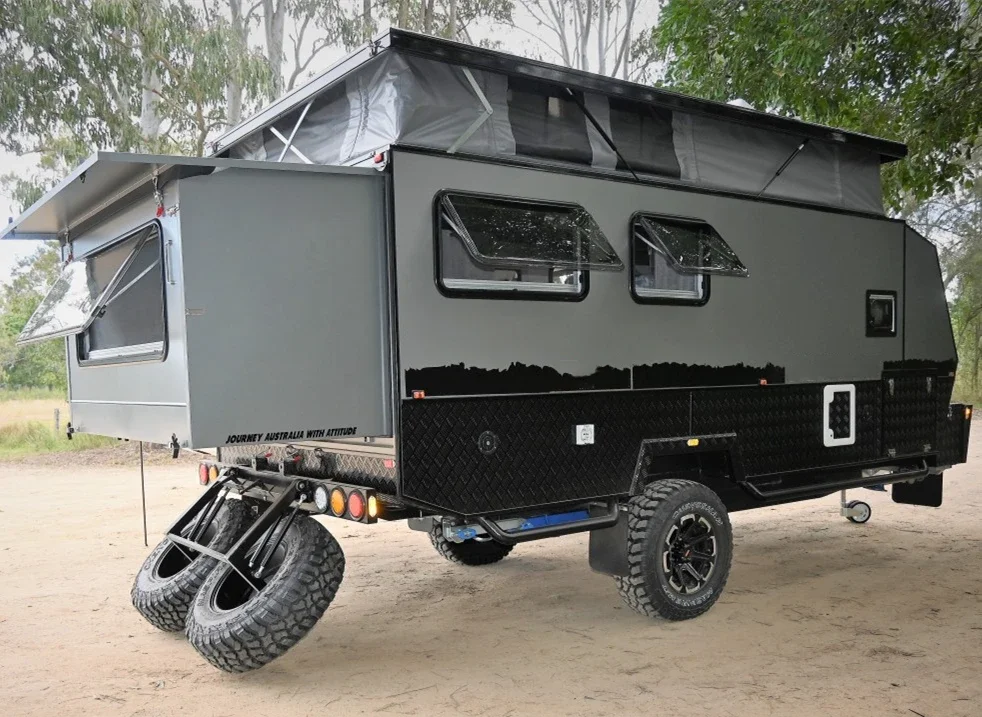 2022 factory new high quality Australian standard family travel trailer 15ft hybrid caravan with 4 berths for sale