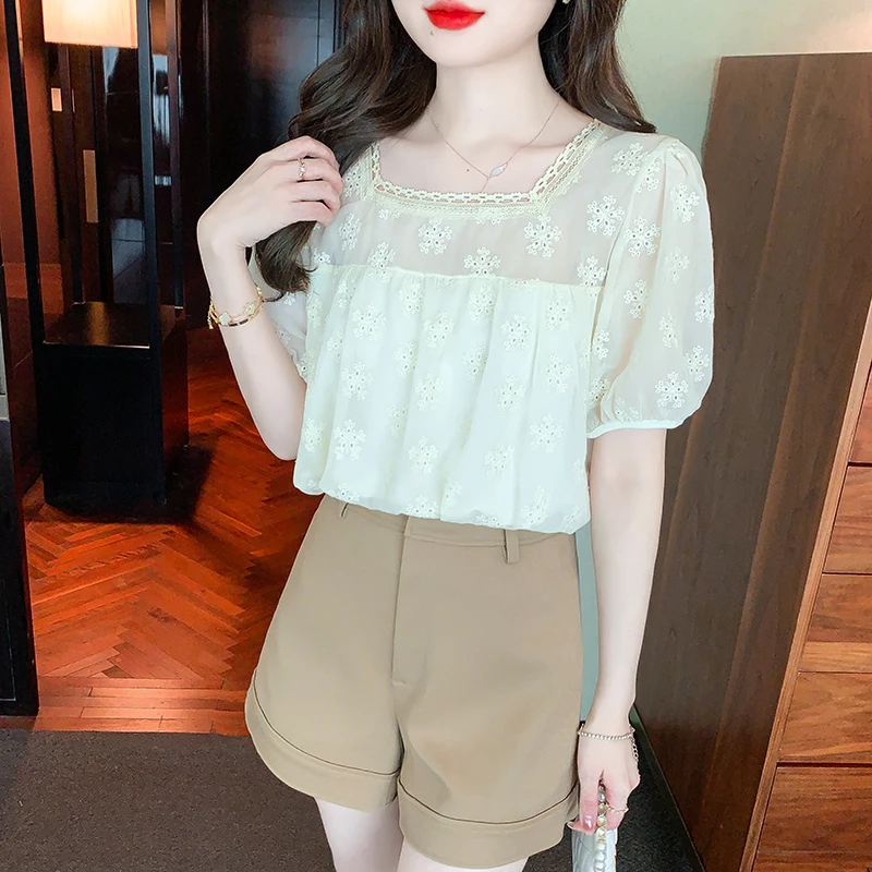 Summer Solid Color Chiffon Blouse Women Sweet Loose Square Neck Puff Short Sleeve Tops Casual Hooked Flower Hollow Apricot Shirt