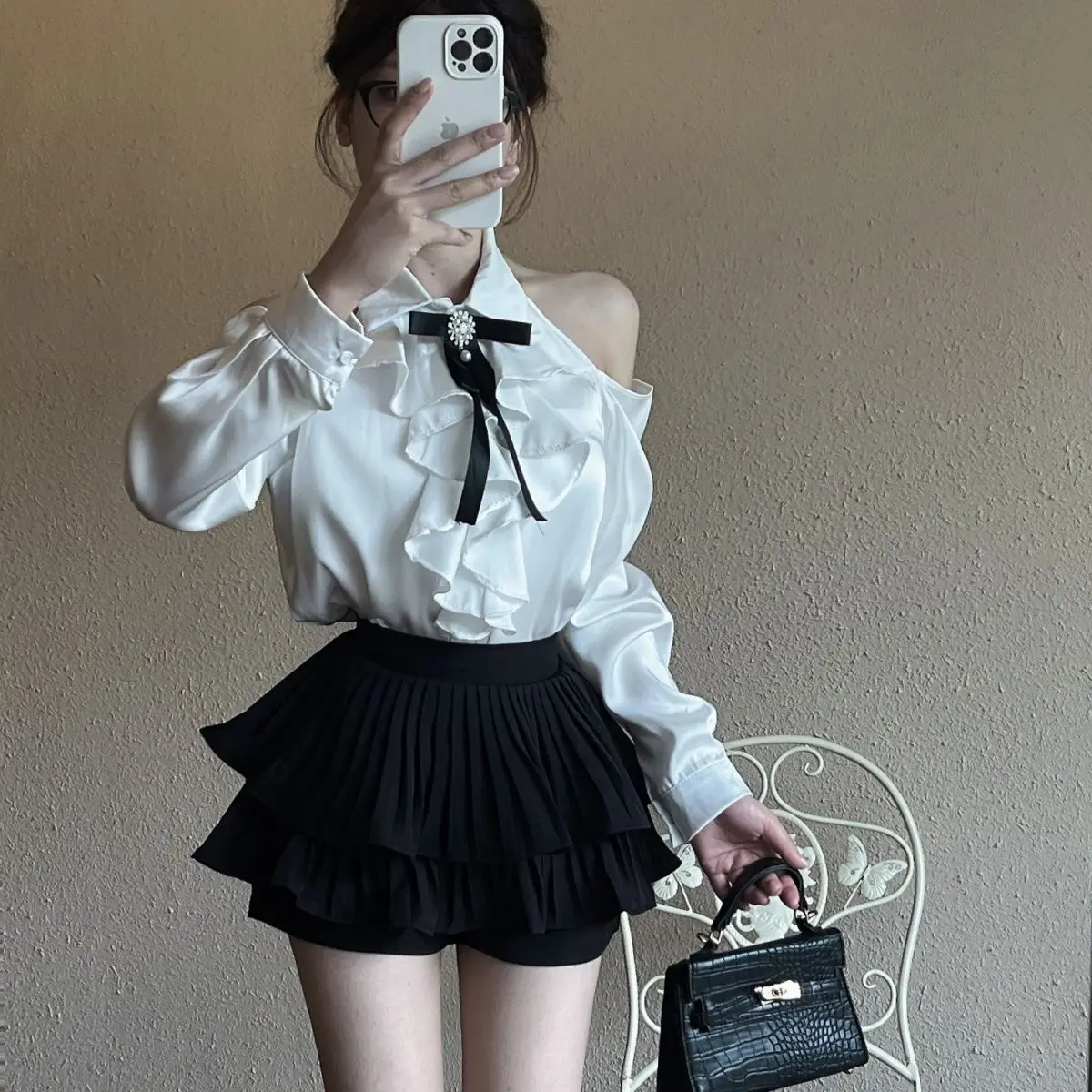 

Блузка с открытыми плечами во французском стиле, женская ранняя осень, топ с воланами и галстуком-бабочкой, Y2K, милая шикарная элегантная повседневная рубашка высокого качества