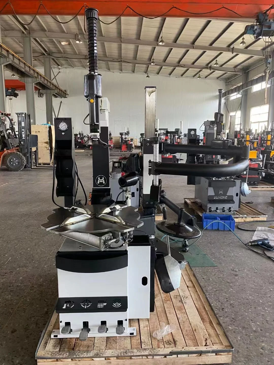 المحمولة الهوائية شاحنة آلة تغيير الإطارات 220 فولت مبدل الإطارات في باكستان المحمولة شاحنة الإطارات مبدل 220 فولت #2