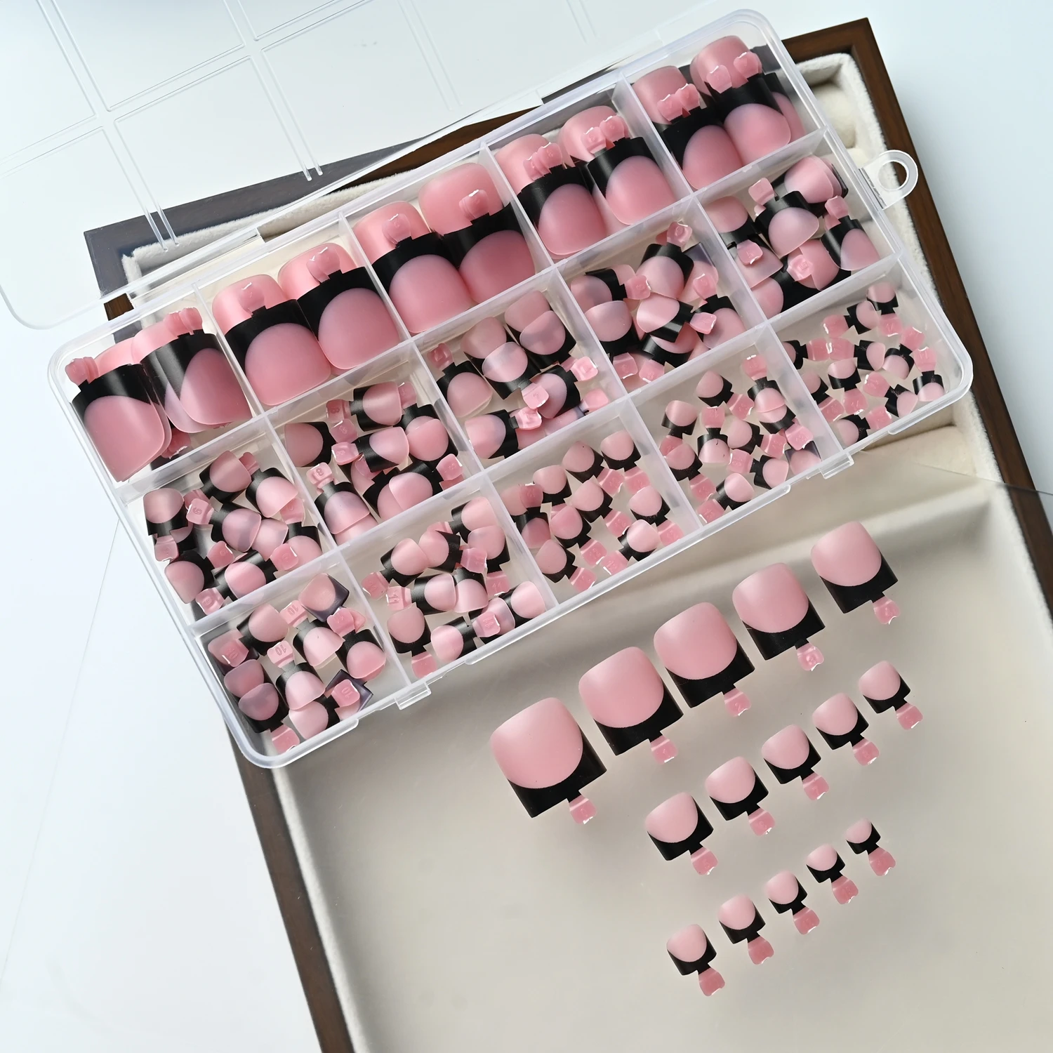 

150Pcs Pink & Black French Tip Press On Toe Nails Short Square Full Cover Fake Toenails Reusable False Nails Y2K & Punk Outfits*