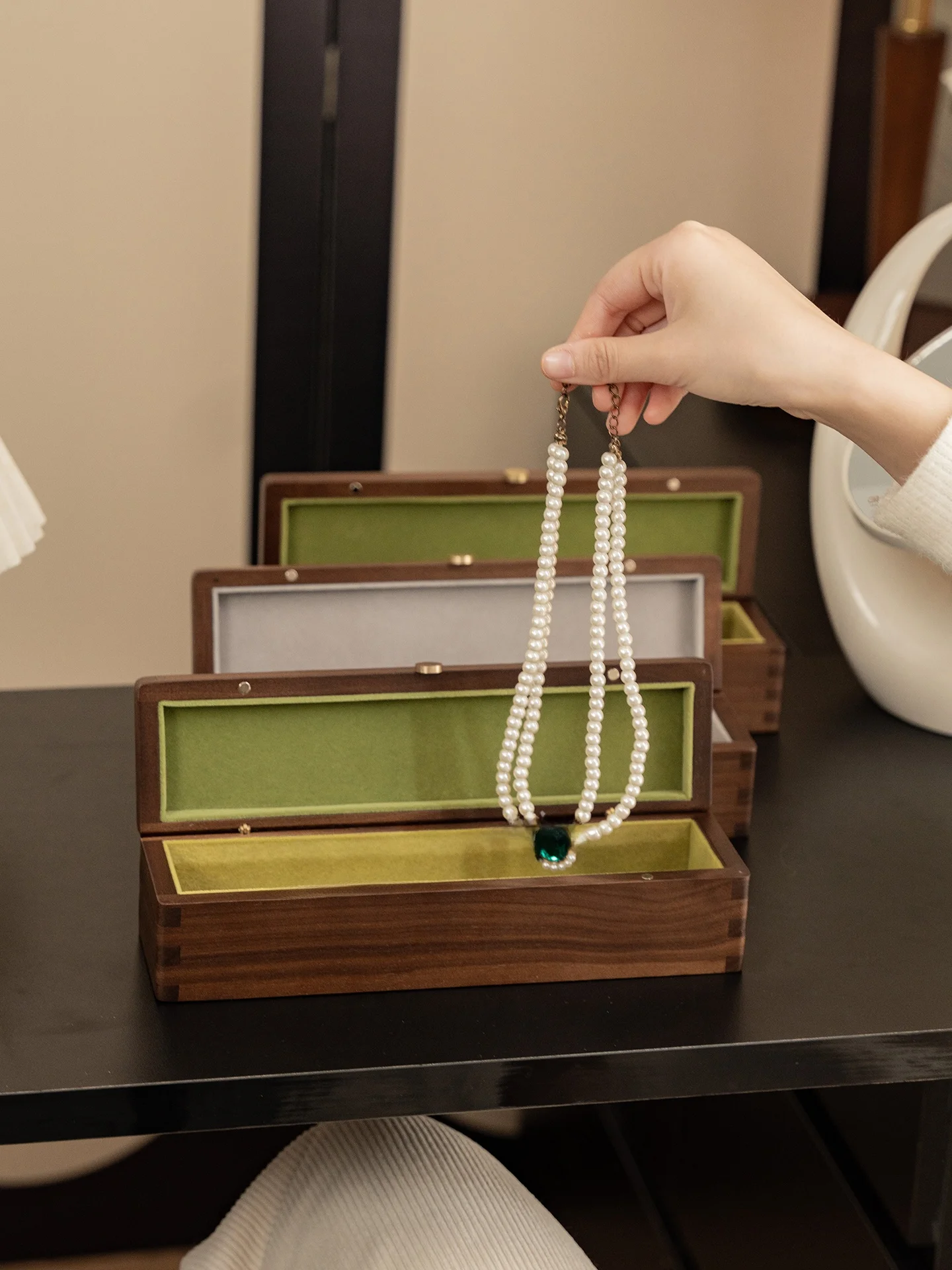 

Шкатулка для хранения жемчужных ожерелий, пылезащитная, прямоугольная, с деревянной крышкой, роскошная, винтажная, ручной работы, из дерева