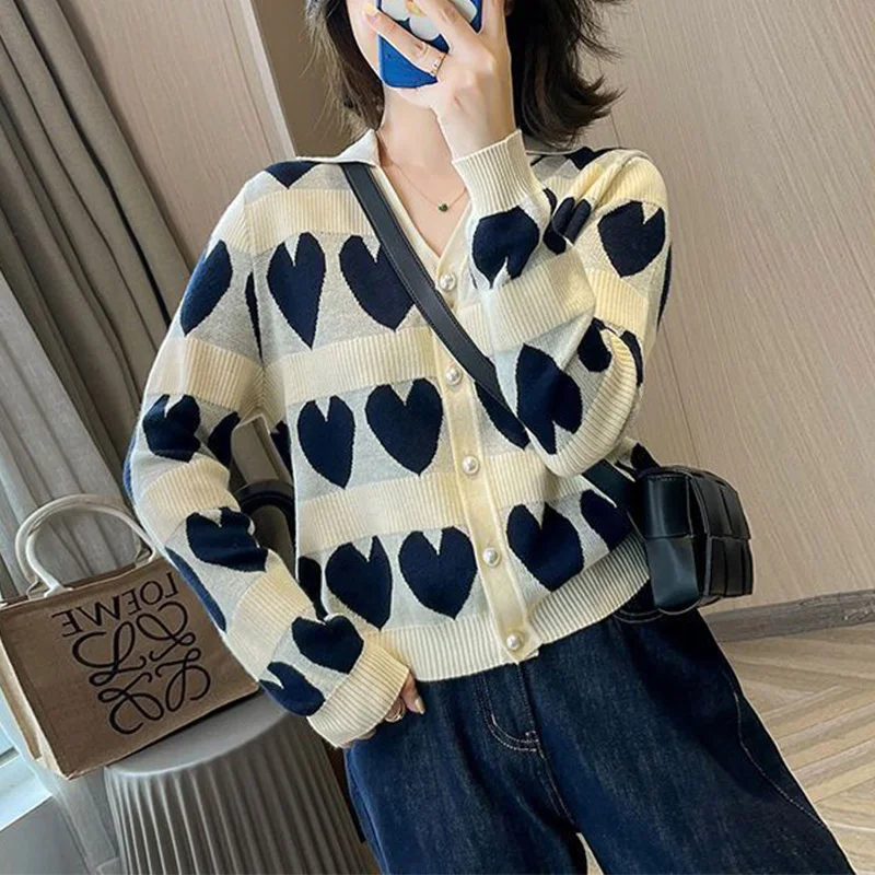 Womens Vintage Thread Modern Contrasting Peach Heart Chic Sweaters Turn-down Collar Pearl Buckle Delicate Knitted Cardigan Shirt