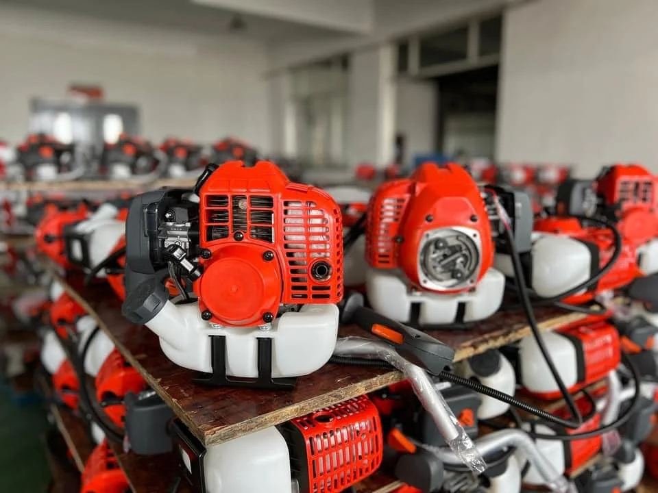 ATV&UTVHeavy Duty HUS143 Brush Cutter Grass Trimmer Machine Commercial Grade with Walbro Carburetor and Champion Spark Plug