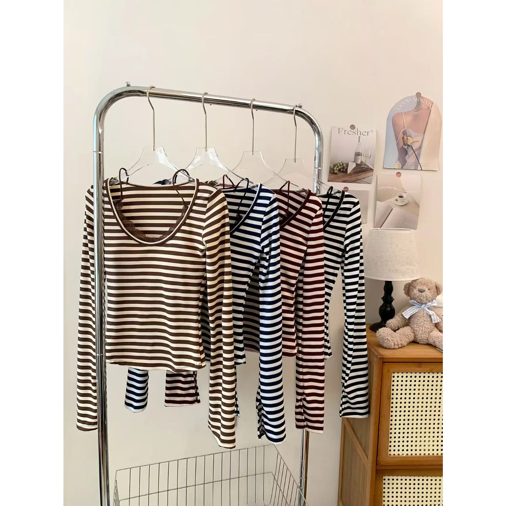 Sweet And Spicy Girl Lace Splice Stripe Long Sleeve T-Shirt Women Slimming Inner Wear Base Top with Chest Pad Cotton Blend