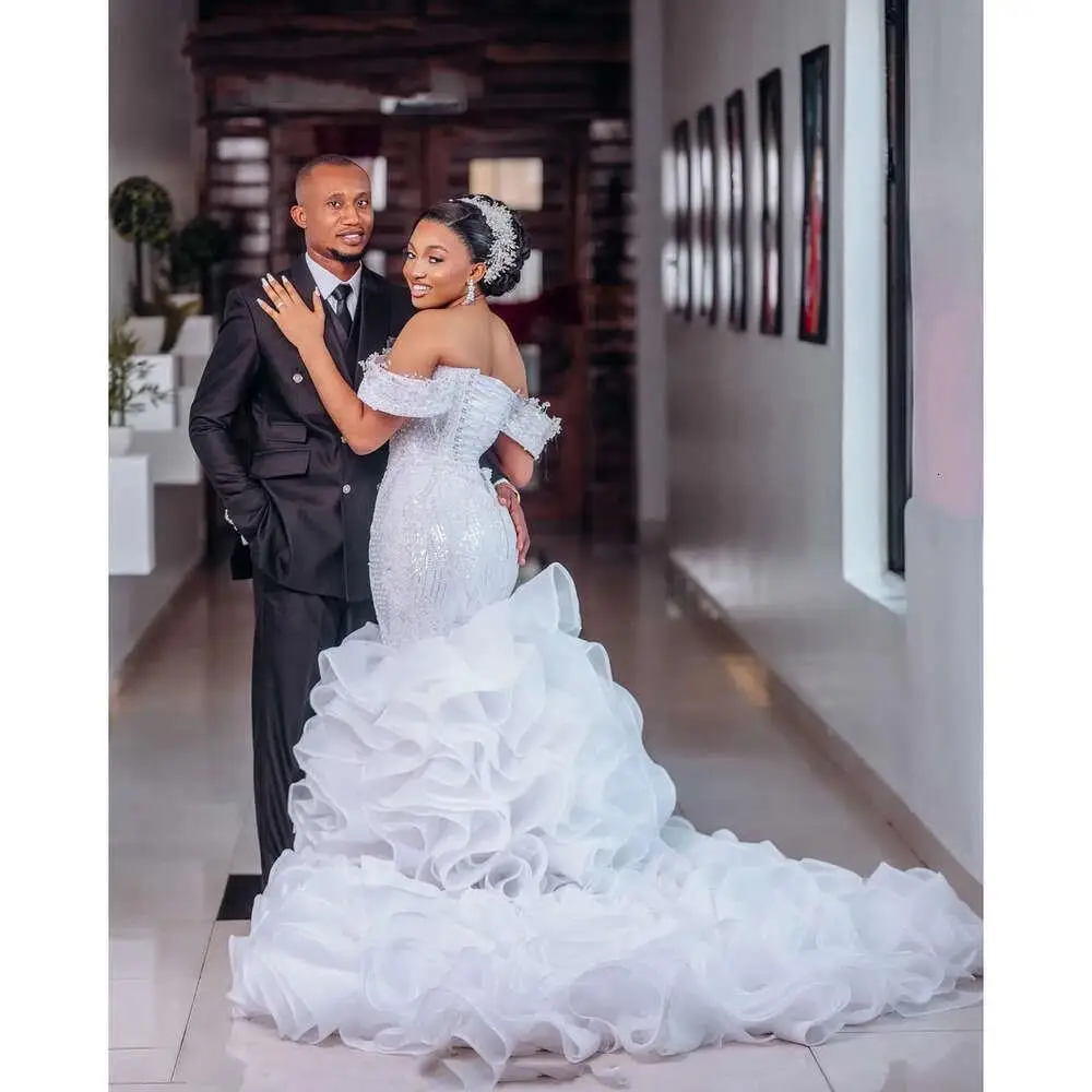 

Роскошное свадебное платье с открытыми плечами и блестящими жемчужными бусинами, Vestidos De Novia, арабские каскадные оборки, свадебные платья