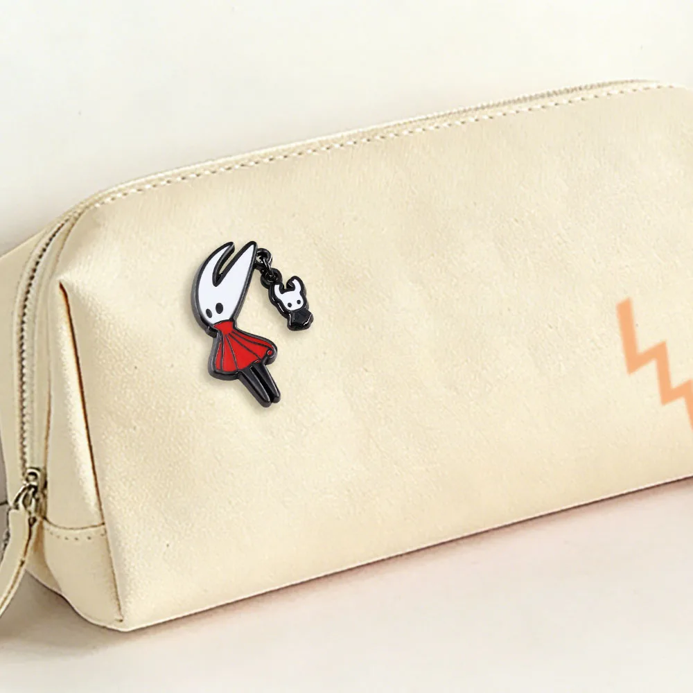 Hollow Knight Emaille-Pin Hornet und Knight Brosche Niedlicher Spielcharakter Anstecknadel Abzeichen Rucksack Hut Schmuck Accessoires Fan-Geschenk – Detail 10