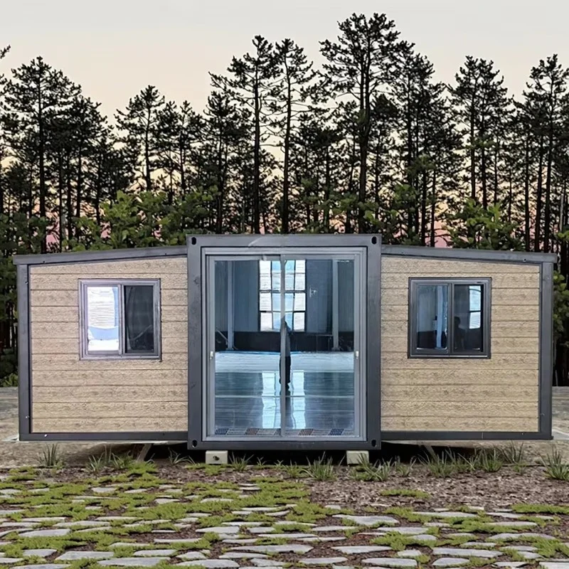 Customized 20Ft 40Ft Prefab Modern Movable Expandable Container Home 3 Bedroom Tiny House Waterproof Inclined Roof
